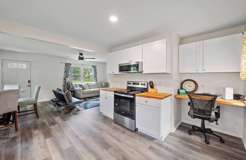 Newport News House | Charming 3-bedroom house with WiFi, AC in fabulous Newport News