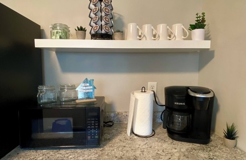 Noblesville House | Charming 3-bedroom house with WiFi, Smart TVS and AC in lovely Noblesville