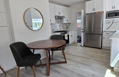 Redwood City House | Charming 3-bedroom house with Huge backyard, WiFi and AC in Redwood City