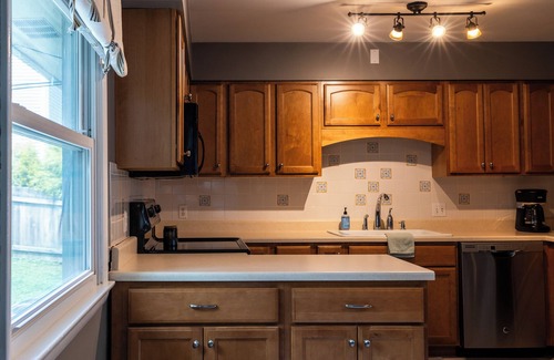 Worthington House | Charming 3-bedroom house with fenced in backyard in wonderful Worthington