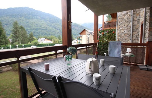 Montauban-de-Luchon Apartment | Charming 3-Room Apt. near Luchon Golf – Large South-Facing Balcony – Garage Included