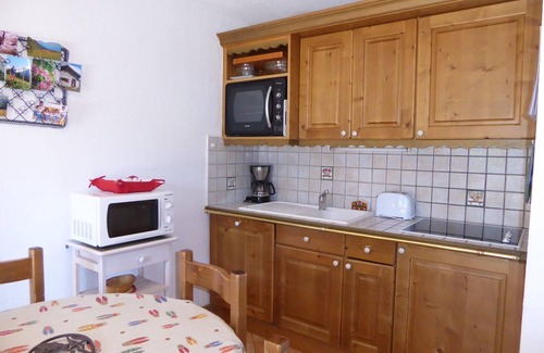 Pralognan-la-Vanoise Apartment | Charming 3-room garden apartment, near slopes, perfect for families