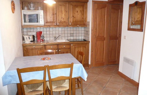 Les Allues Apartment | Charming 3-room apartment with balcony and garage, near gondola in Méribel