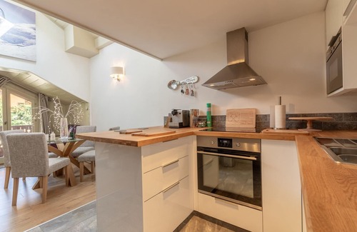 Les Allues Apartment | Charming 3-room apt in Les Allues, Méribel - 2 bedr, 4 pers, WIFI, parking