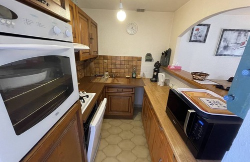 Saint-Cyprien Plage Villa | Charming 3-Room Villa with Mezzanine, Garage, Pool & Near Beach, Sleeps 6