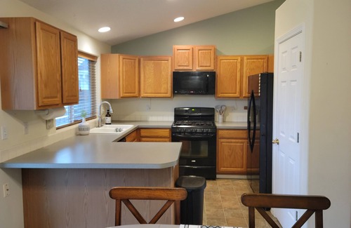 Albany House | Charming 3bd 2bh home located in Albany, OR.