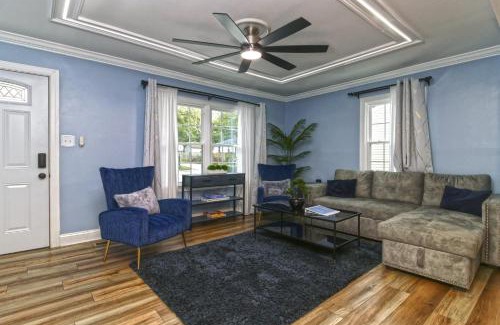 Greensboro House | Charming 3bdrm 2ba mins to Downtown