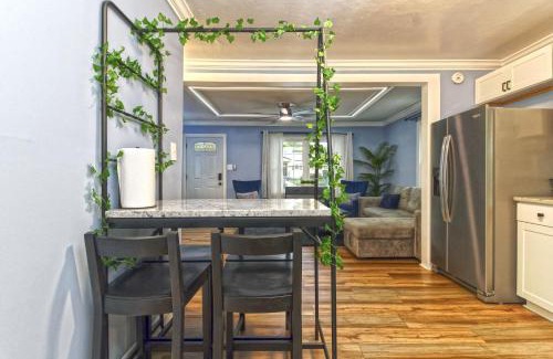 Greensboro House | Charming 3bdrm 2ba mins to Downtown
