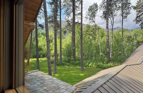 Mazama Cabin | Charming 3bedroom cabin Sleeps 7-11 people with Wi-Fi & AC in wonderful Mazama