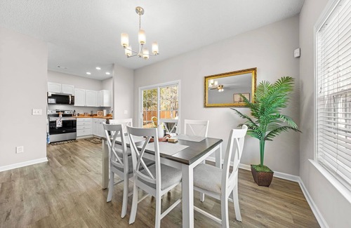 Myrtle Grove House | Charming 3BR/2BA Retreat Near Carolina Beach