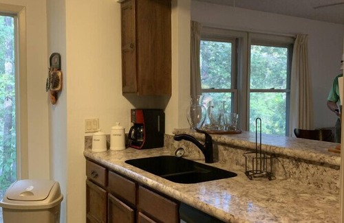 Hot Springs Village House | Charming 3BR Hot Springs Retreat - Serene Views & Modern Comforts