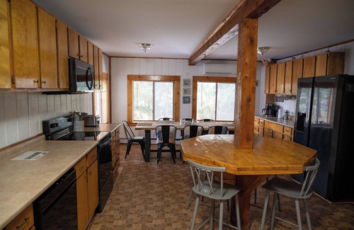 Ocean Park House | Charming 4-bedroom house with AC and WiFi in Old Orchard Beach