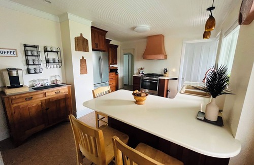 Escanaba House | Charming 4 Bed Home 1/2 block from Ludington Park and 1 hour from Pictured Rocks
