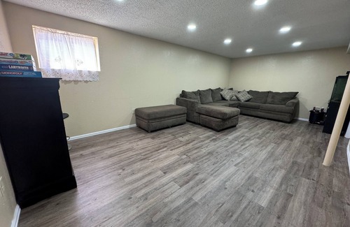 Southeast Colorado Springs House | Charming 4-bedroom house with AC, WiFi in amazing Colorado Springs