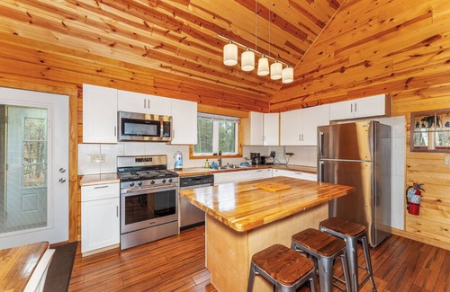 St Germain Resort | Charming 4-bedroom house with WiFi, AC in northwoods Saint Germain