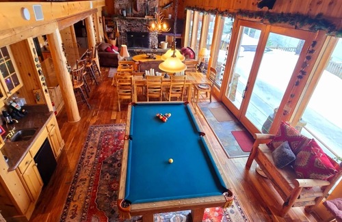 Tahoma Cabin | Charming 4-bedroom cabin in Tahoma