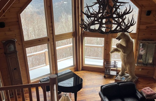 Sky Valley House | Charming 4-bedroom chateau with WiFi, fitness room in lovely Dillard.