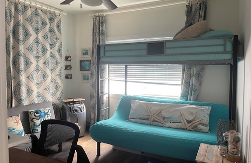 Laie Cottage | Charming 4-bedroom cottage with WiFi and AC in serene Laie