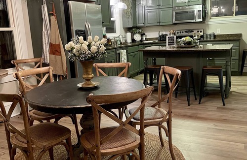 Bolivar House | Charming 4 Bedroom Home Away From Home