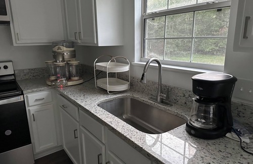 Huntcliff House | Charming 4-bedroom house with WiFi and AC in brilliant Columbia