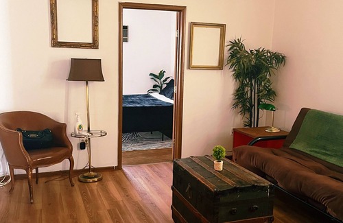 Newark House | Charming 4-bedroom house with WiFi in trendy Ironbound, Newark