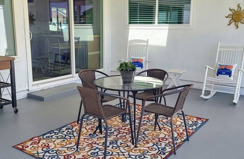 Simi Valley House | Charming 4-bedroom single story house with WiFi and AC in lovely Simi Valley