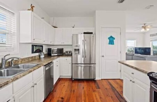 Port St. Joe House | Charming 4BD Beach House-Pet Friendly-Fenced in Pool-Fire Pit-Gorgeous Views!