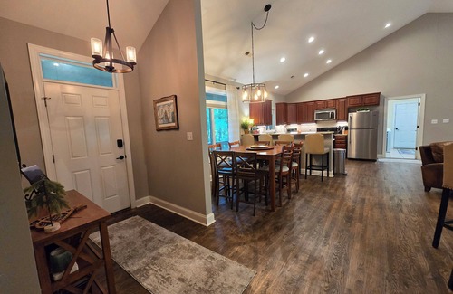 Nellysford House | Charming 4bedroom single story home in Wintergreen VA. 2Primary suites, flat lot