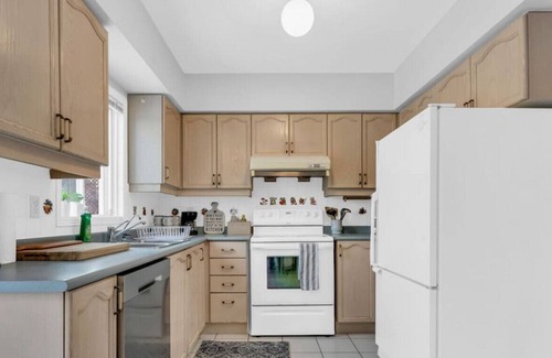 Richmond Hill House | Charming 4BR Home in Richmond Hill Patio WFH Setup