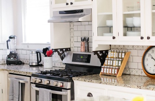 Montgomery House | Charming 4BR Pet Friendly Home on Felder