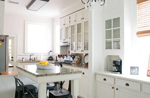 Montgomery House | Charming 4BR Pet Friendly Home on Felder