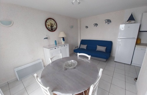 Saint-Palais-sur-Mer Apartment | Charming apartment with WIFI 5 minutes walk from the beach and town center