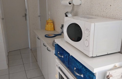 Saint-Palais-sur-Mer Apartment | Charming apartment with WIFI 5 minutes walk from the beach and town center