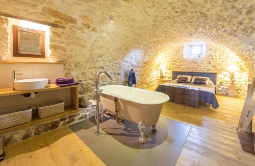 Vallon-Pont-d'Arc Other | CHARMING AIR-CONDITIONED STONE RESIDENCE WITH HEATED SWIMMING POOL