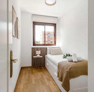 Rejas Apartment | Charming Airport IV