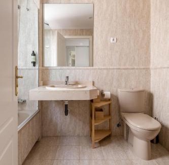 Rejas Apartment | Charming Airport IV