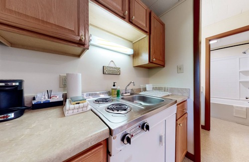 Lincoln House | Charming and casual motel in a great location with shared resort amenities