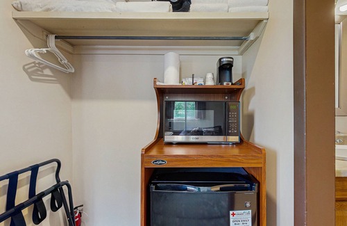 Lincoln House | Charming and casual motel in a great location with shared resort amenities