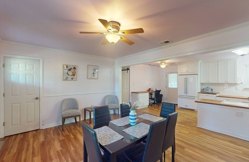Savannah House | Charming and comfortable ADA compliant home, centrally located