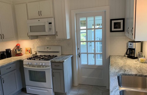 Tulsa Cottage | Charming and Cozy Stone Cottage Near Tulsa Expo Square and Downtown