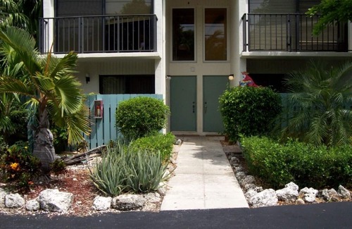 Islamorada House | Charming and Cozy Townhouse in the Fl Keys with Pool and Beach Access