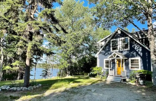 Franklin Cottage | Charming and Quaint Retreat on Taunton Bay