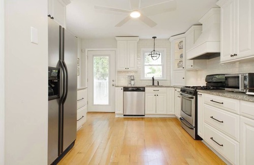 Murray Hill House | Charming Annapolis Townhome