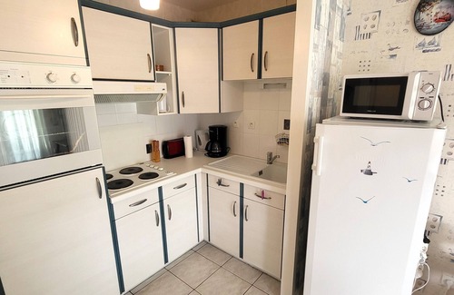 Les Sables d'Olonne Apartment | Charming apt with terrace, parking, near beach and shops