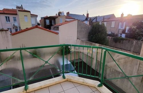Les Sables d'Olonne Apartment | Charming apt with terrace, parking, near beach and shops
