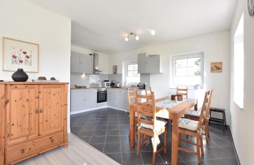 Dannau Apartment | Charming Apartment in Oldenburg in Holstein with Terrace