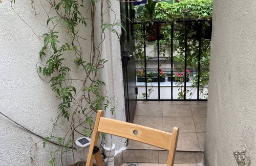 Pere Lachaise Apartment | Charming apartment 20' from the center. Air-conditioned