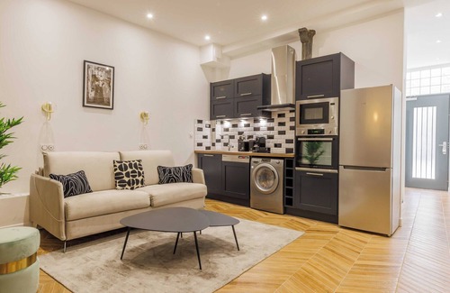 Quartier de la Porte-Saint-Denis Apartment | Charming Apartment 2BR/6P - Gare de l'Est