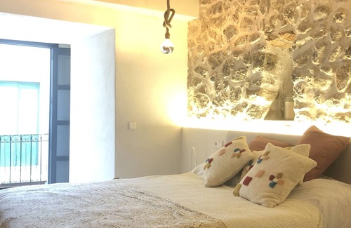 Ibiza City Centre Apartment | charming Apartment Dalt Vila Ibiza , 2 beds, 2 showers