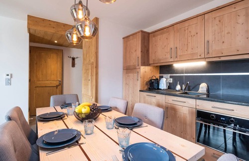 Les Saisies Apartment | Charming apartment for 6, La Forêt area, parking, linens included, ski locker